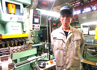 仕事風景/第一製造部 第1生産課所属　T.A　2022年8月入社