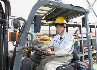 仕事風景/第一製造部 第1生産課所属　T.A　2022年8月入社